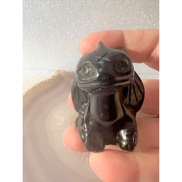 Toothless Dragon in Black Obsidian - Picture 4 of 6